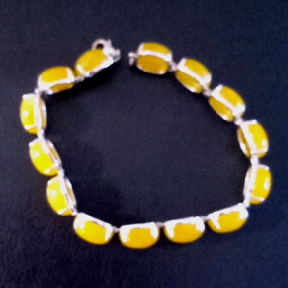 Jewelry - BURMESE HONEY JADE BRACELET
